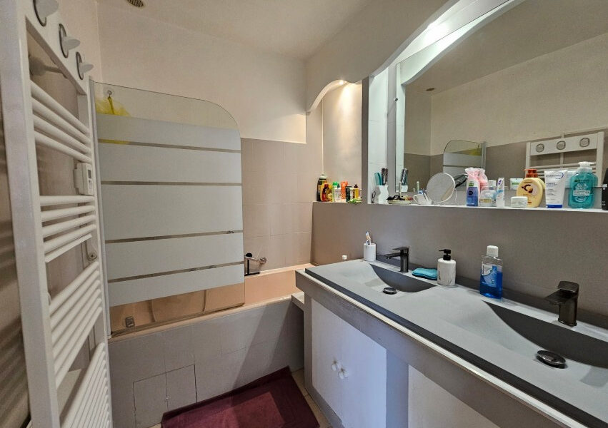 Maison à vendre à La trinité — Vue montagne — photo 10