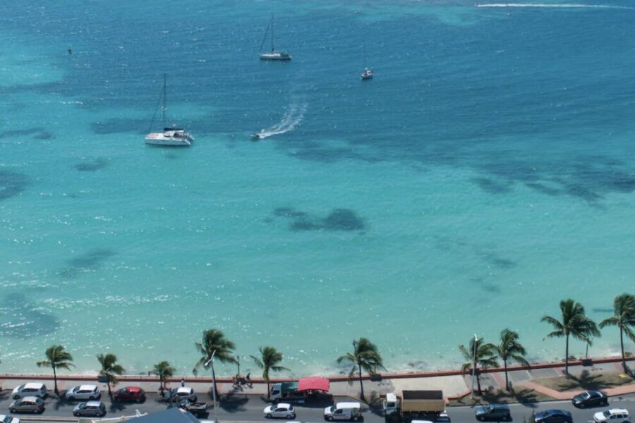 Appartement à vendre à Sainte-anne — Vue mer — photo 1