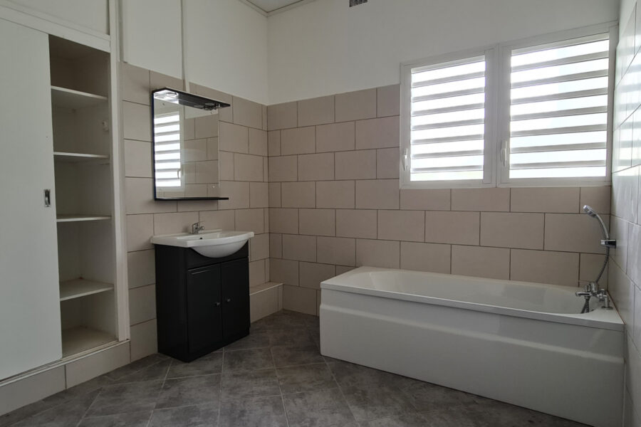 Maison à vendre à Saint-pierre — Vue mer — photo 13