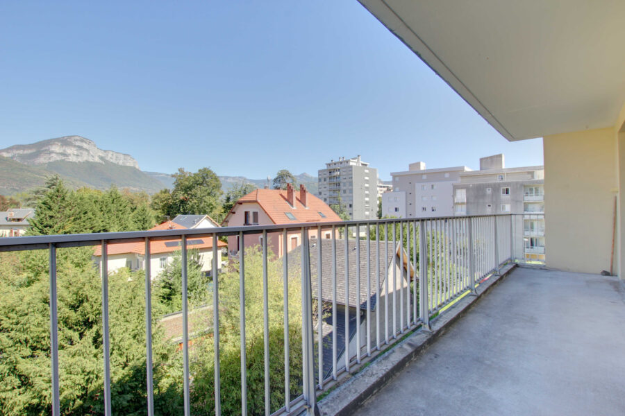 Appartement à vendre à Chambéry — Vue montagne — photo 1