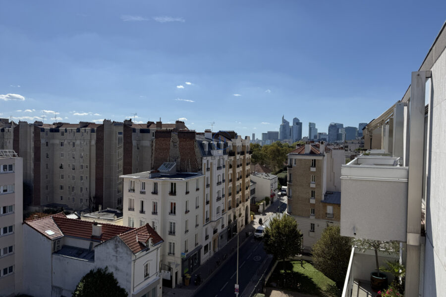 Appartement à louer à Courbevoie — Vue sur la ville — photo 4