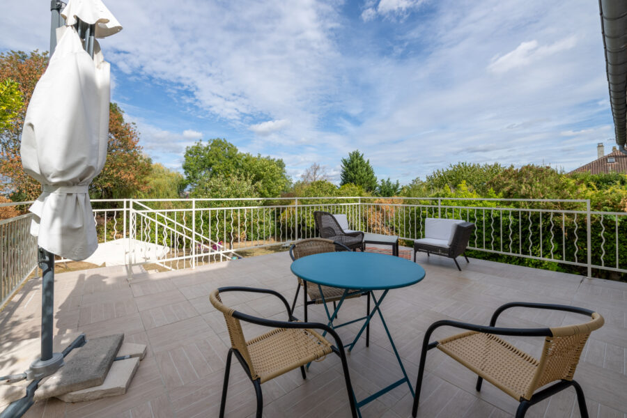 Maison à vendre à Sucy-en-brie — Vue parc & jardin — photo 1