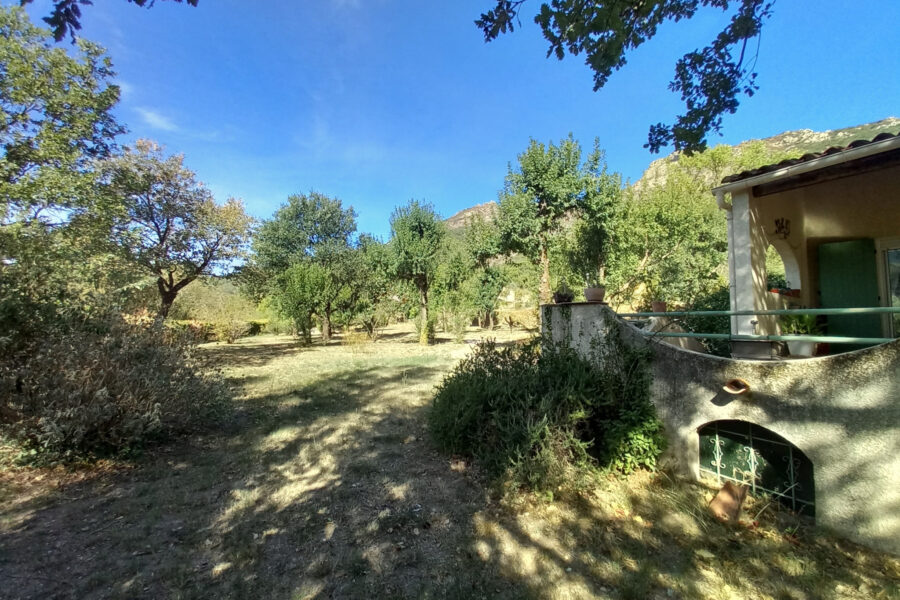 Maison à vendre à Colombières-sur-orb — Vue montagne — photo 16