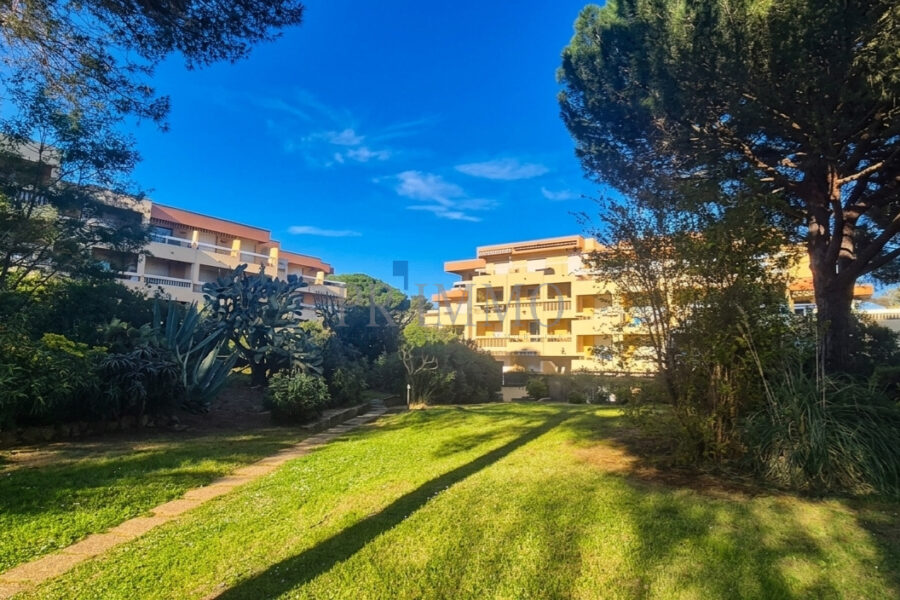 Appartement à vendre à Boulouris — Vue parc & jardin — photo 7