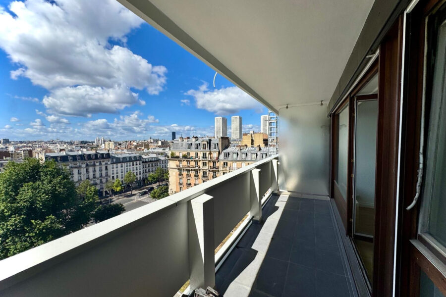Appartement à vendre à Paris — Vue sur la ville — photo 1