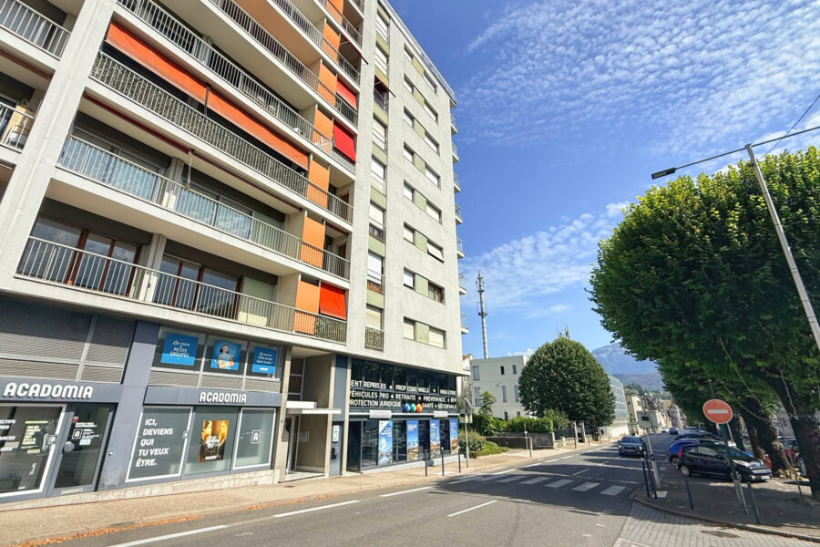 Appartement à vendre à Voiron — Vue sur la ville — photo 6