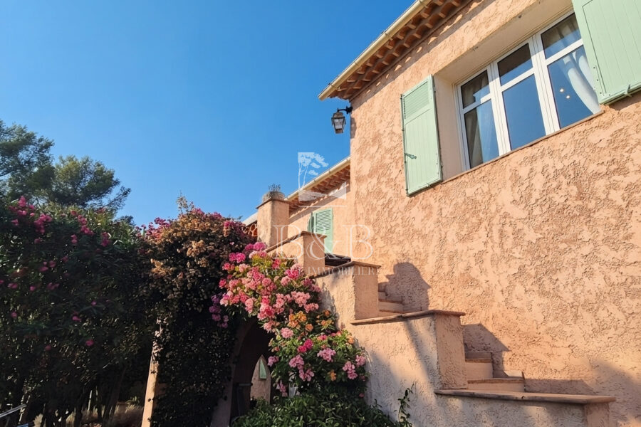 Maison à vendre à Saint-raphaël — Vue nature — photo 10