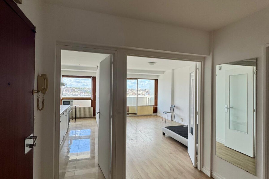 Appartement à vendre à Paris — Vue sur la ville — photo 4