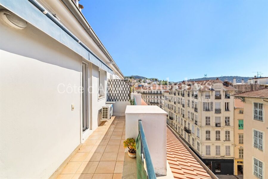 Appartement à vendre à Nice — Vue sur la ville — photo 8