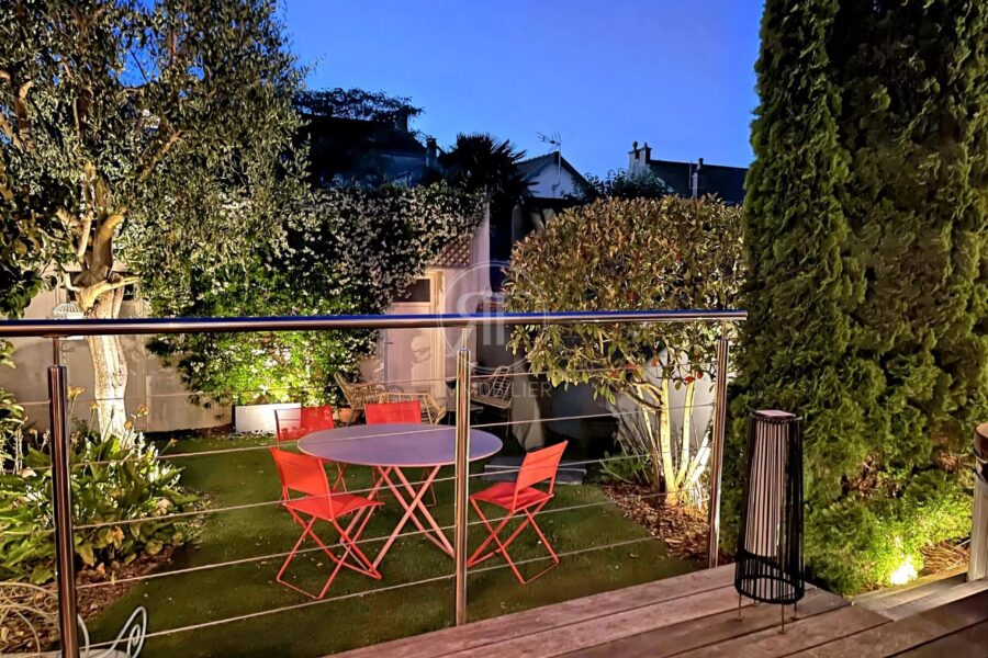 Maison à vendre à La Rochelle — Vue parc & jardin — photo 11