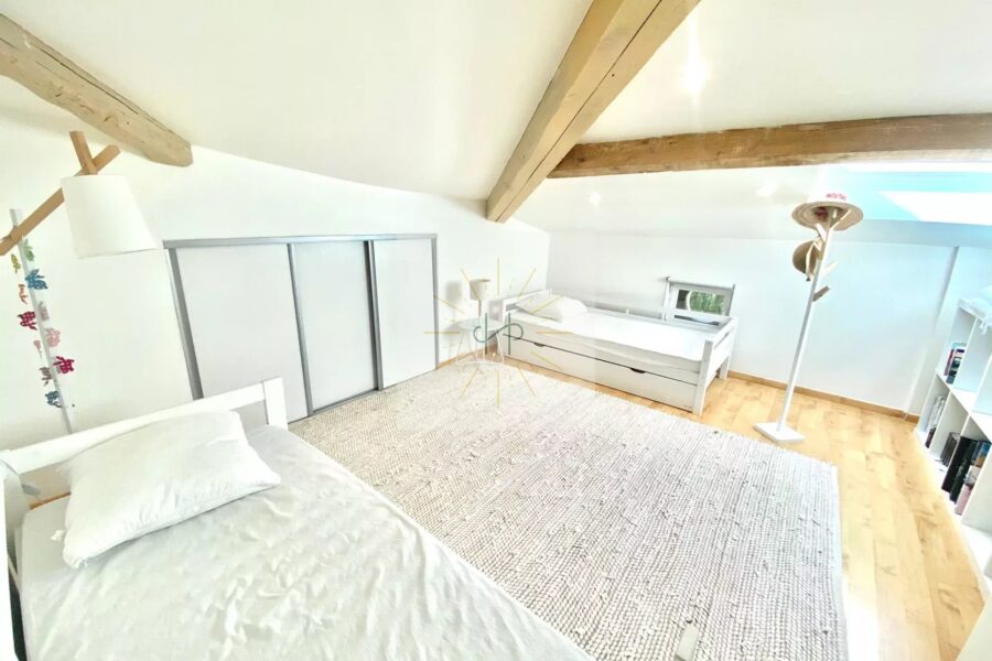 Maison à vendre à Condillac — Vue montagne — photo 12