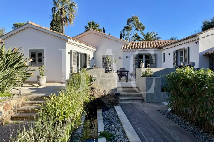 Maison à vendre à Sainte-Maxime — Vue parc & jardin — photo 8
