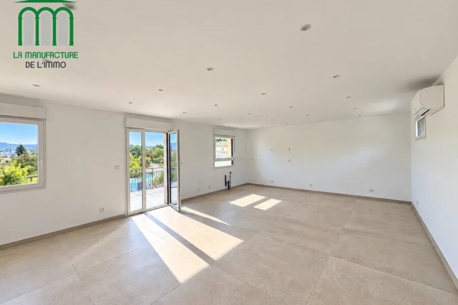 Appartement à vendre à Saint-Étienne — Vue sur la ville — photo 7