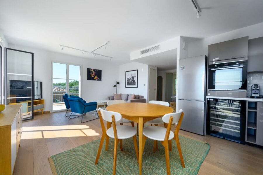 Appartement à vendre à Roquefort-les-Pins — Vue mer — photo 6