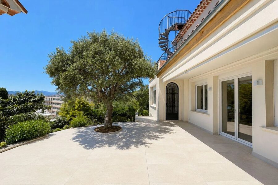 Appartement à vendre à Cannes — Vue parc & jardin — photo 2