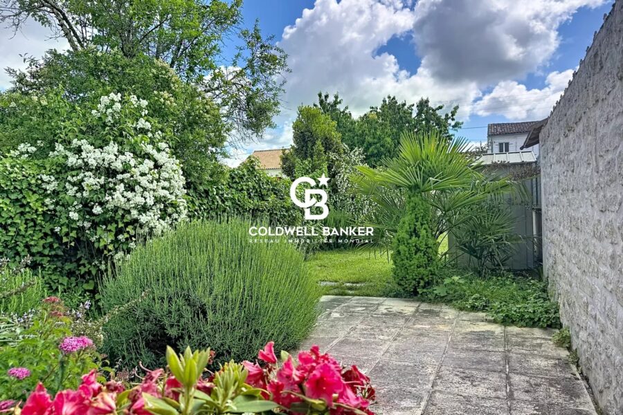 Maison à vendre à Saintes — Vue parc & jardin — photo 1