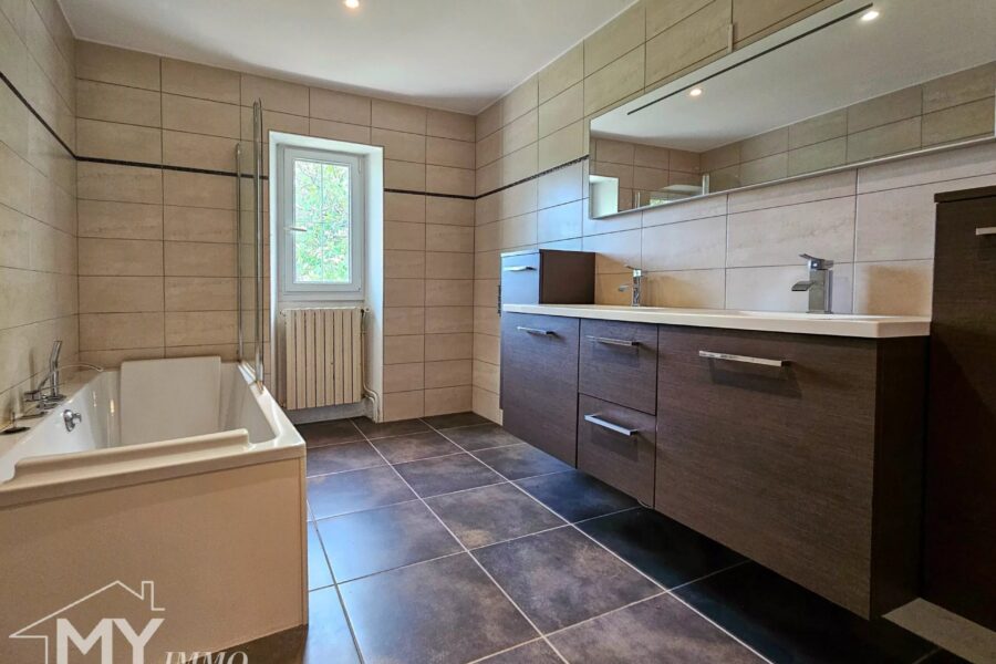 Maison à vendre à Les Lèves-et-Thoumeyragues — Vue montagne — photo 23