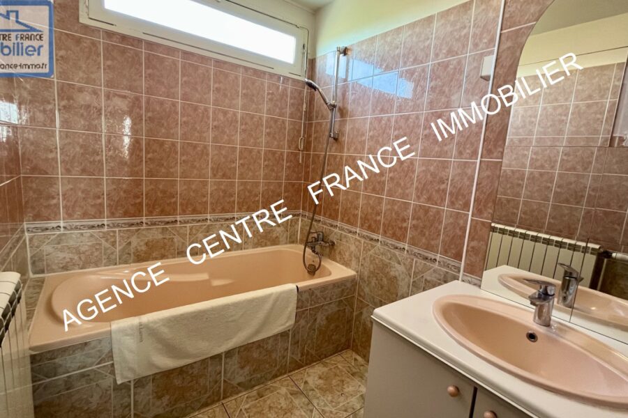 Appartement à vendre à Bourges — Vue parc & jardin — photo 7