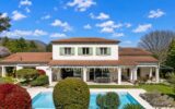 Maison à vendre à Roquefort-les-Pins — Vue parc & jardin — photo 3