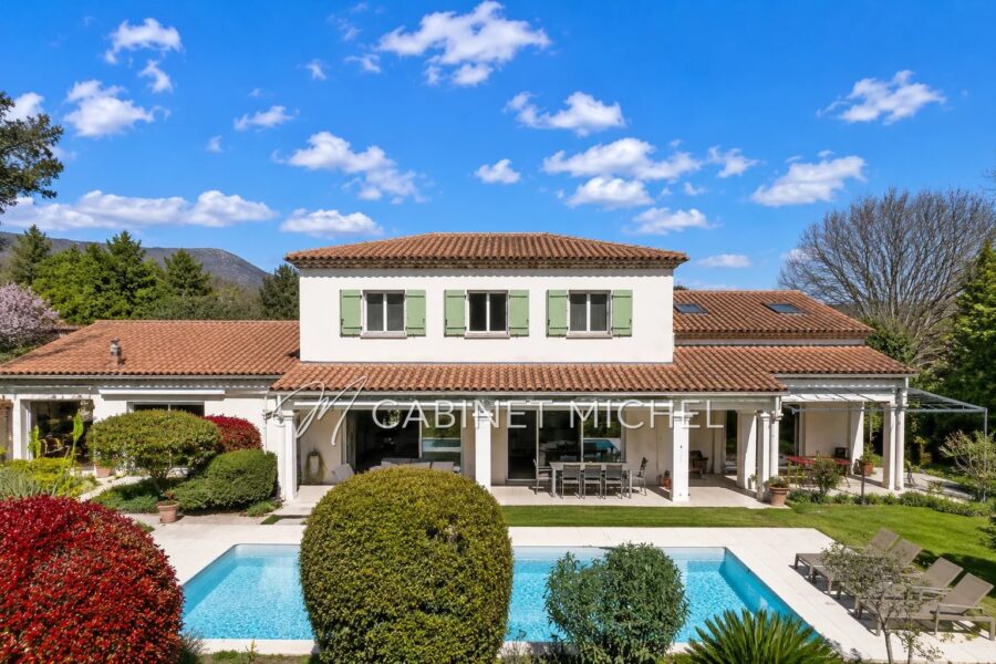 Maison à vendre à Roquefort-les-Pins — Vue parc & jardin — photo 3