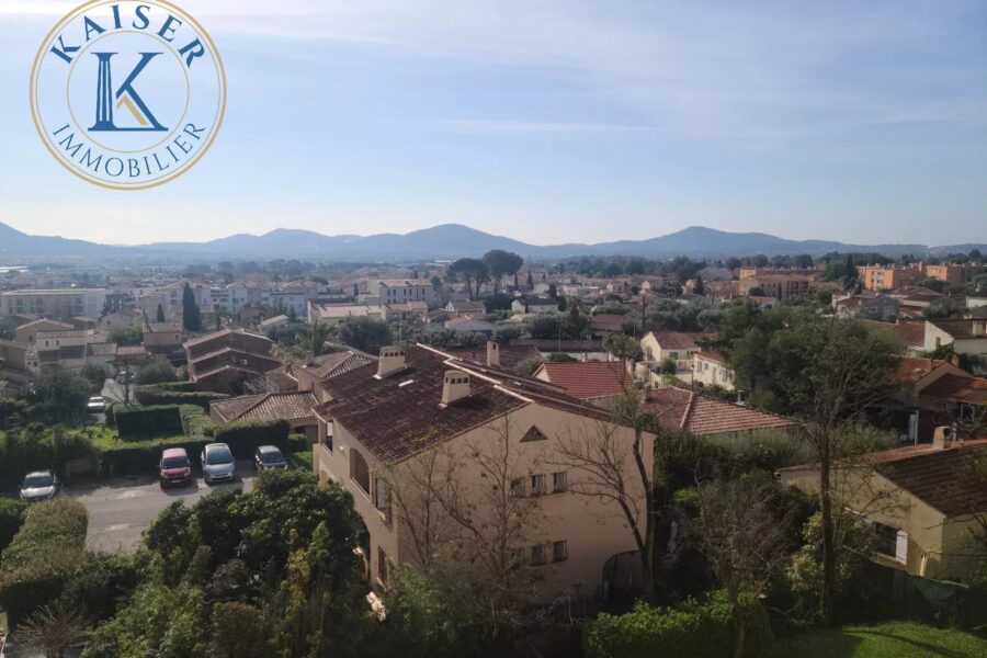 Appartement à vendre à La Farlède — Vue sur la ville — photo 1