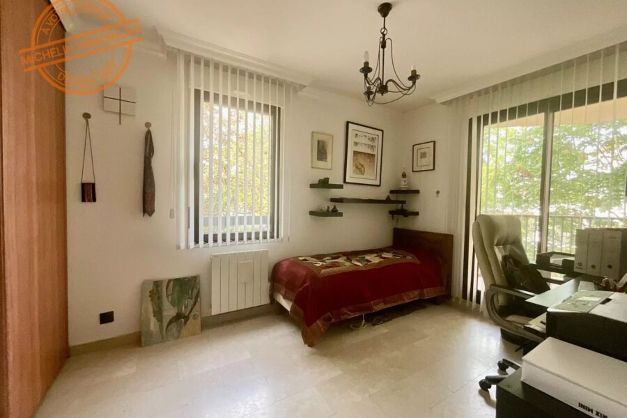 Appartement à vendre à Lyon 4e Arrondissement — Vue sur la ville — photo 4