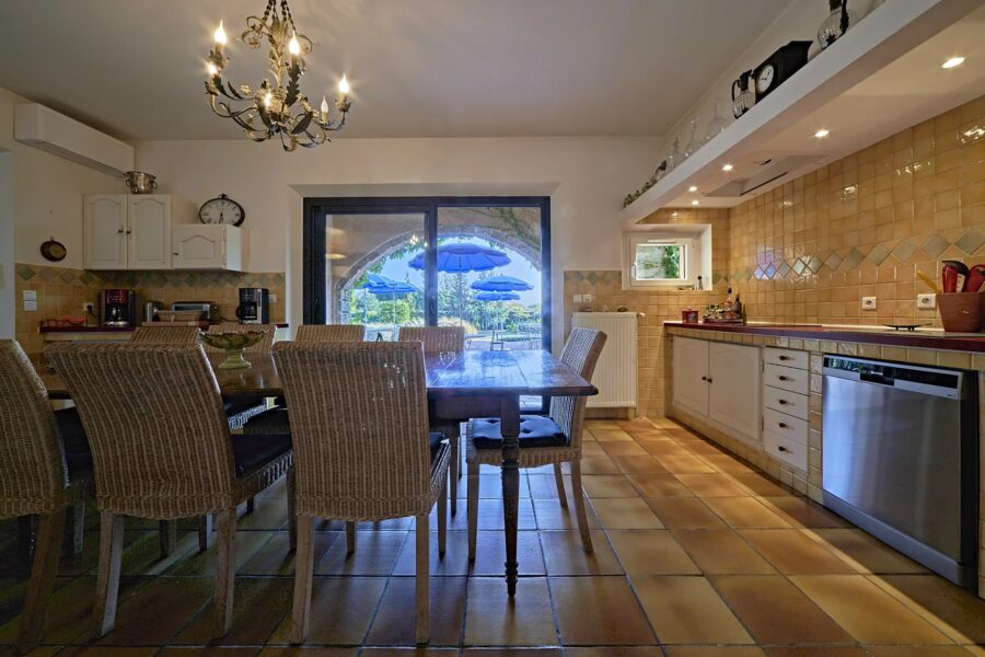 Maison à vendre à La Londe-les-Maures — Vue parc & jardin — photo 55