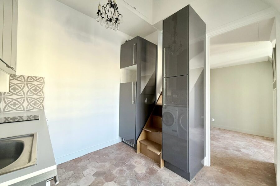 Appartement à vendre à Paris 9e arrondissement — Vue sur la ville — photo 5
