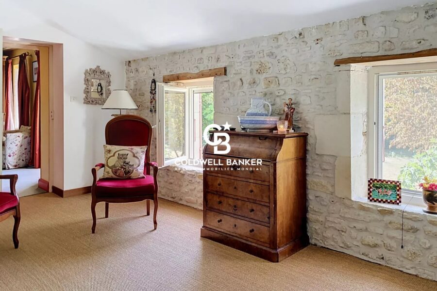 Maison à vendre à Saint-Savinien — Vue parc & jardin — photo 18