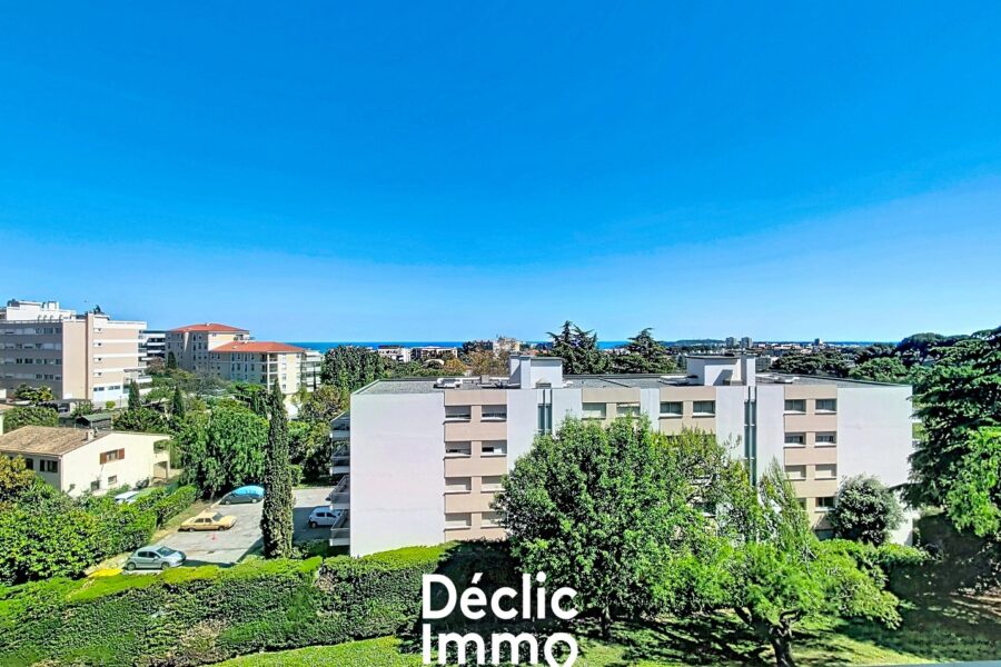Appartement à vendre à Antibes — Vue mer — photo 1