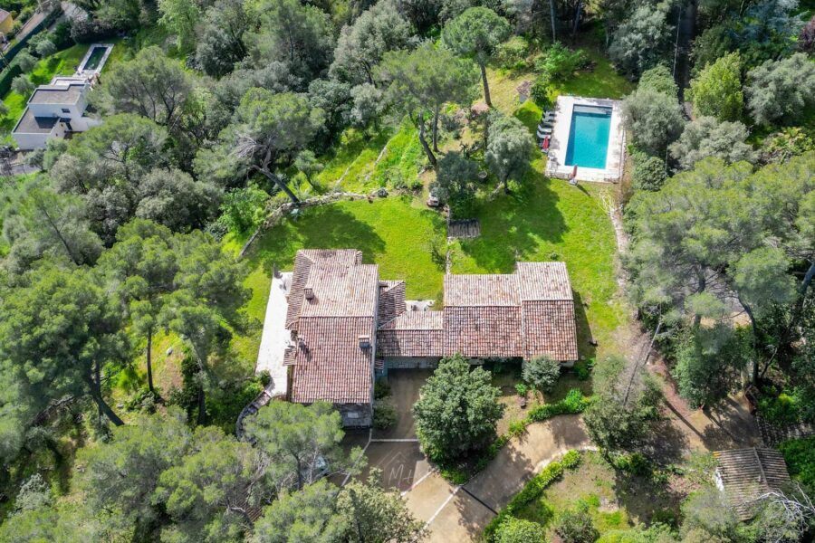 Maison en location vacances à La Colle-sur-Loup — Vue montagne — photo 3