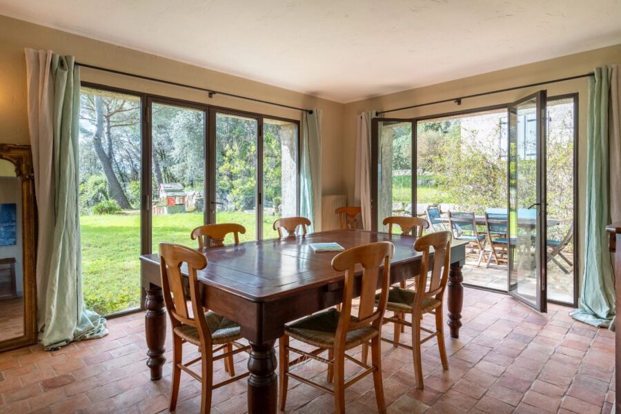 Maison en location vacances à La Colle-sur-Loup — Vue montagne — photo 7