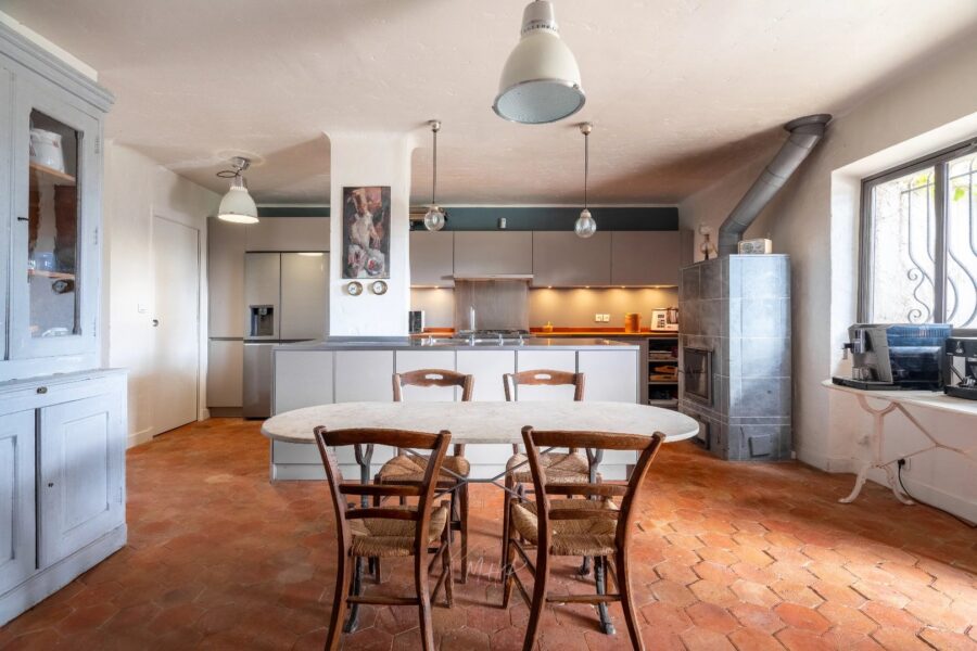 Maison en location vacances à La Colle-sur-Loup — Vue montagne — photo 8