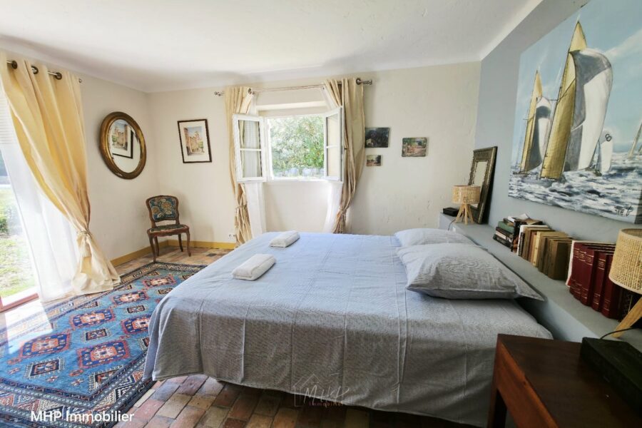 Maison en location vacances à La Colle-sur-Loup — Vue montagne — photo 11