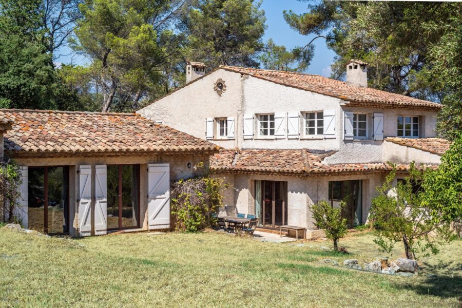 Maison en location vacances à La Colle-sur-Loup — Vue montagne — photo 6