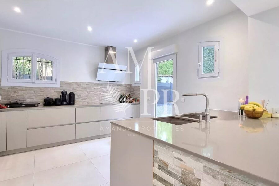 Maison à vendre à Cannes — Vue parc & jardin — photo 8