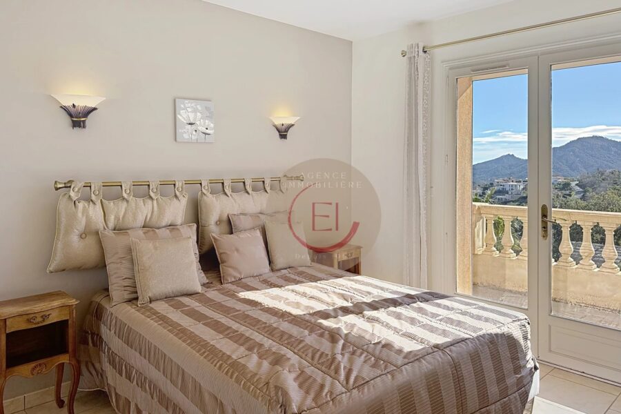 Maison à vendre à Les Adrets-de-l&rsquo;Estérel — Vue mer — photo 14