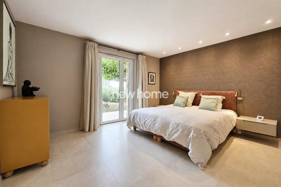 Maison à vendre à Saint-Antonin-du-Var — Vue montagne — photo 26