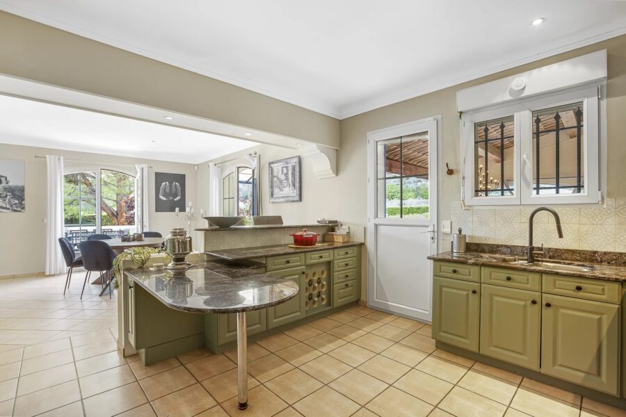 Maison à vendre à Draguignan — Vue parc & jardin — photo 43
