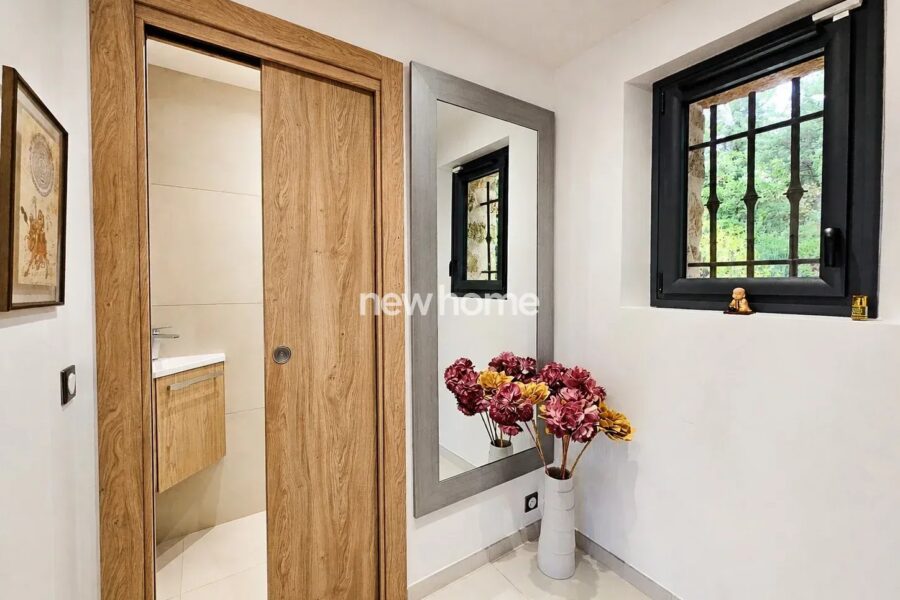 Maison à vendre à Saint-Antonin-du-Var — Vue montagne — photo 22