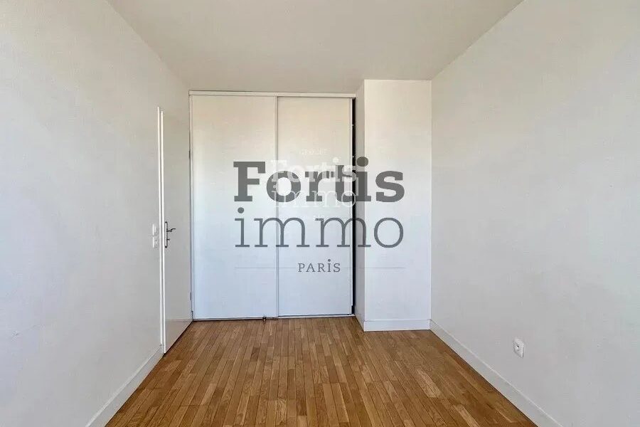 Appartement à vendre à Asnières-sur-Seine — Vue sur la ville — photo 16