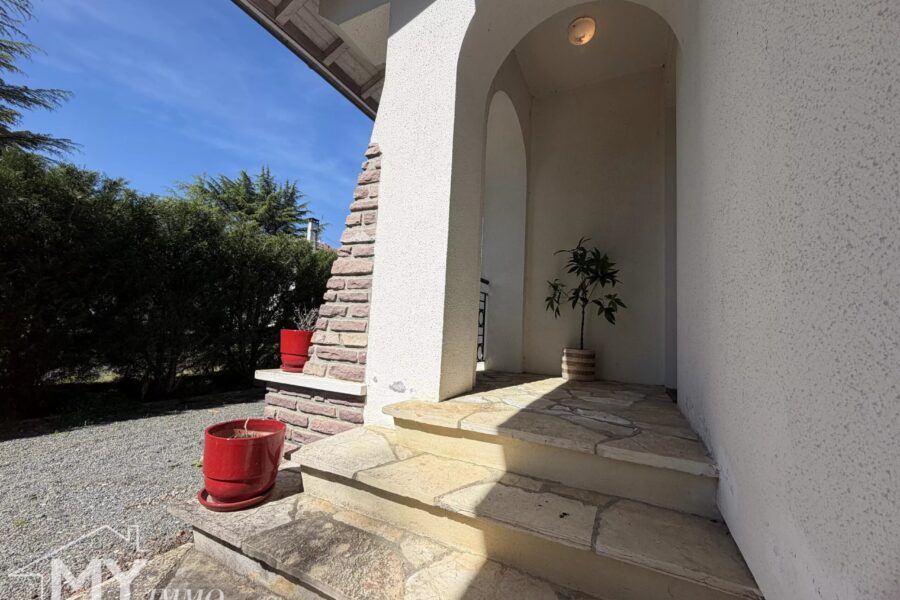Maison à vendre à Pineuilh — Vue parc & jardin — photo 3