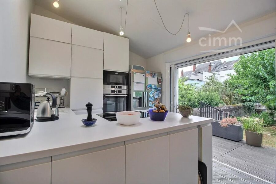 Maison à vendre à Tours — Vue parc & jardin — photo 1