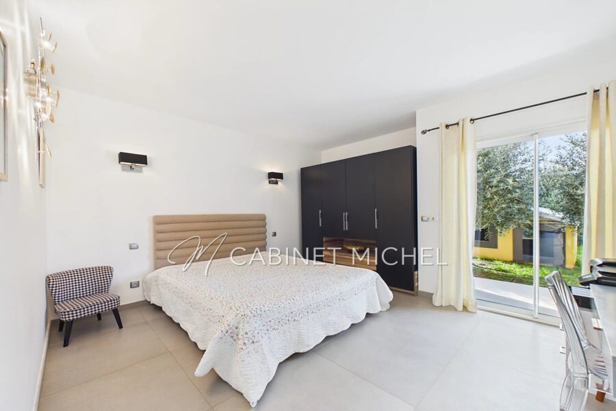 Maison à vendre à Le Rouret — Vue montagne — photo 14