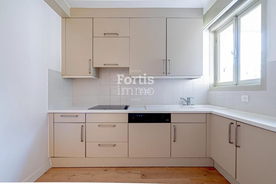 Appartement à vendre à Paris 15e arrondissement — Vue parc & jardin — photo 7