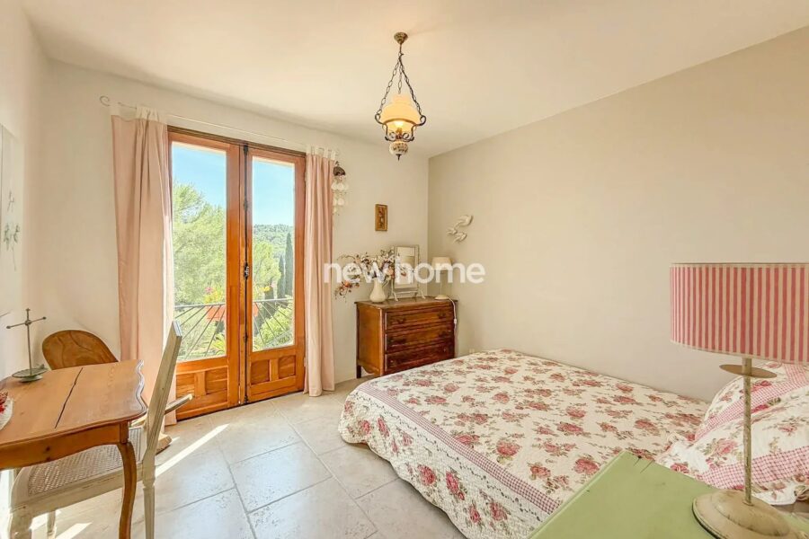 Maison à vendre à Saint-Raphaël — Vue mer — photo 14