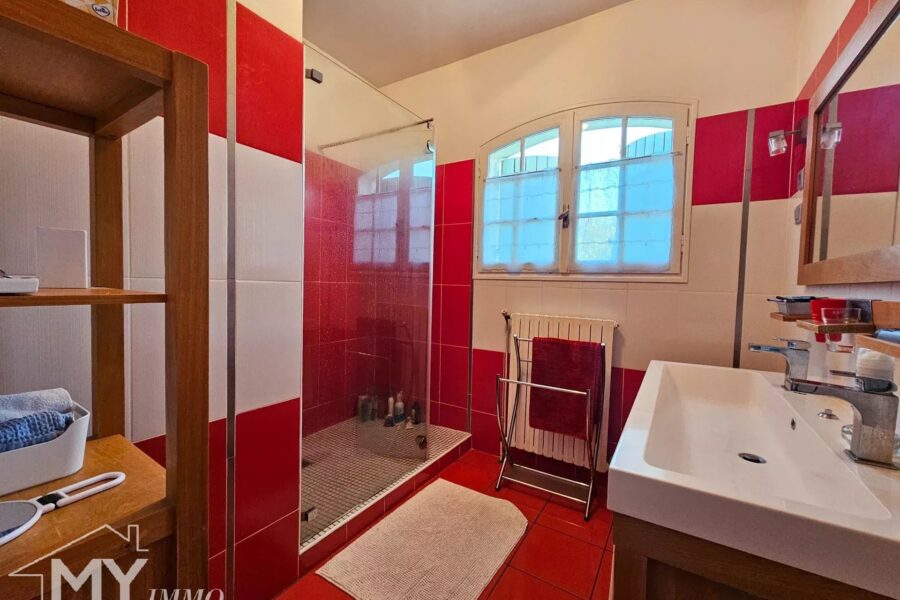 Maison à vendre à Pineuilh — Vue montagne — photo 8