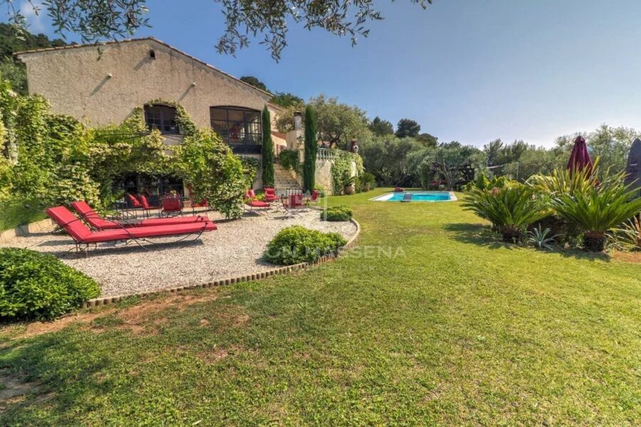 Maison à vendre à La Roquette-sur-Var — Vue montagne — photo 5