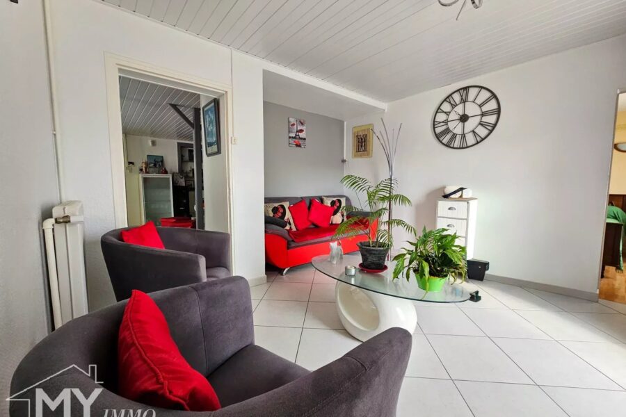Maison à vendre à La Roquille — Vue parc & jardin — photo 3