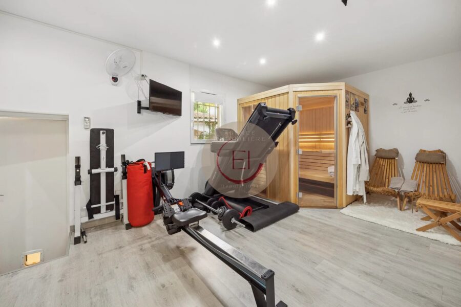 Maison à vendre à Les Adrets-de-l&rsquo;Estérel — Vue mer — photo 9
